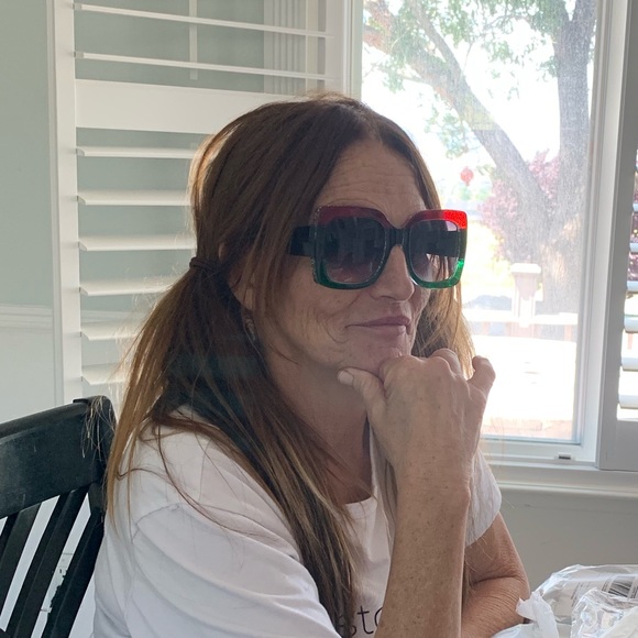 🍁4 for $25 Big Square sparkly sun glasses - Picture 4 of 6